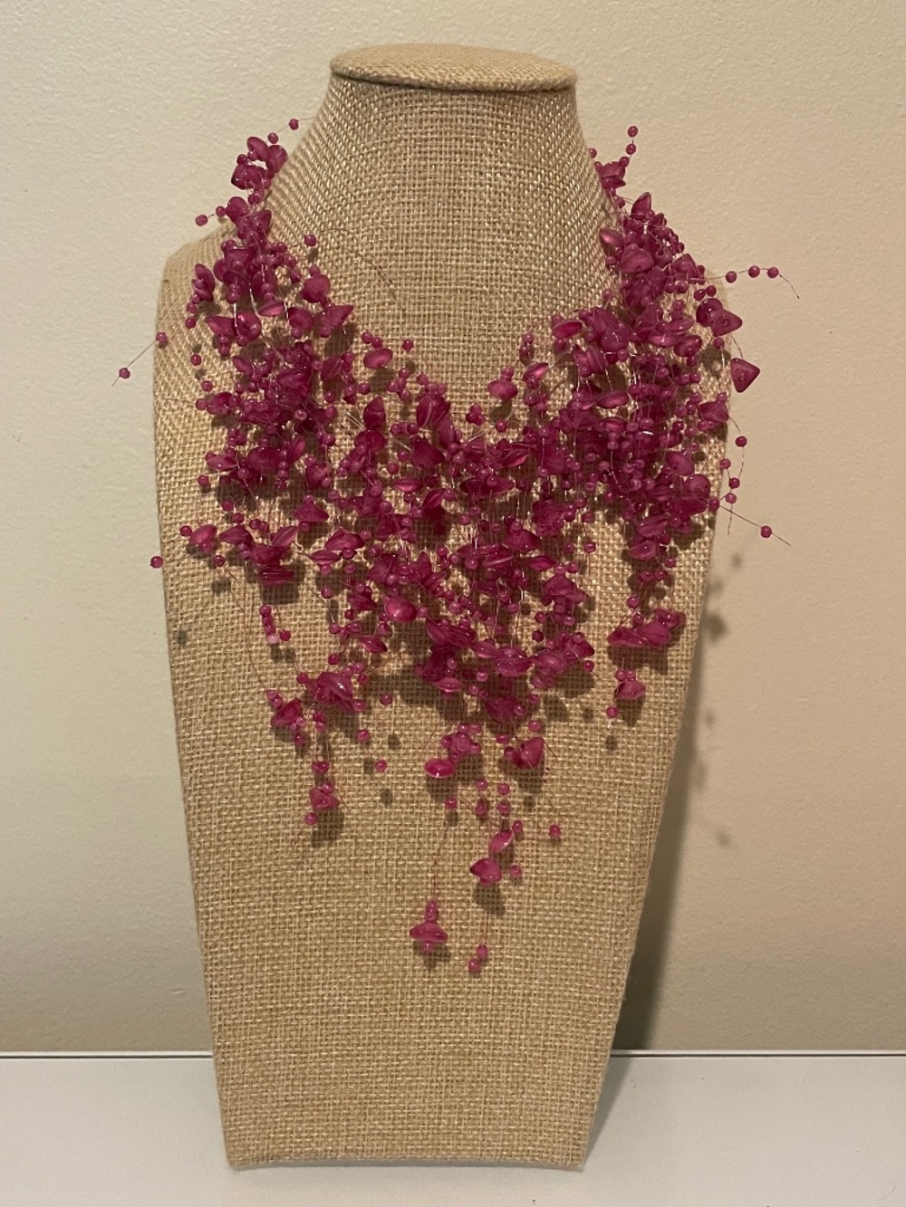 Vintage Y2K Floating Bead Illusion Necklace, Fuchsia Chip Beads, Lobster Clasp